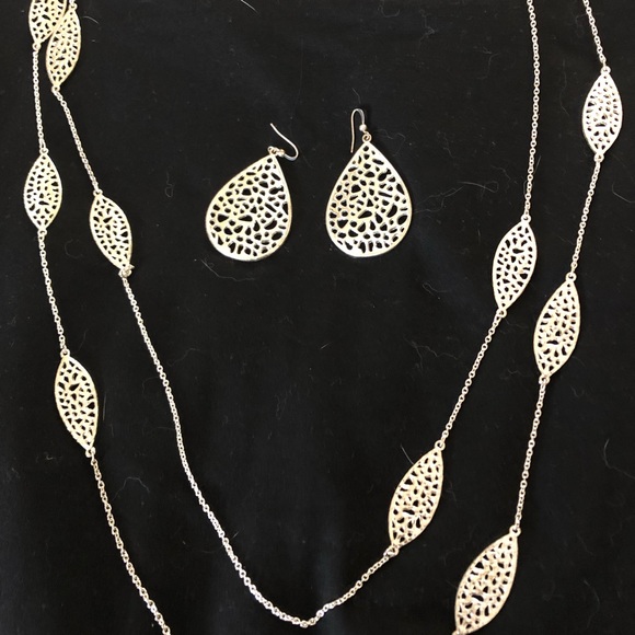 Neckless and earring set - Picture 2 of 2